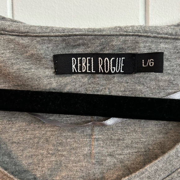 High-Low Tank Top - Picture 2 of 3